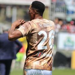 Al Ain quiere fichar a Yerry Mina e insiste con otra oferta