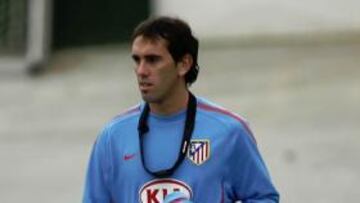 Quique sienta a Domínguez y da la titularidad a Godín