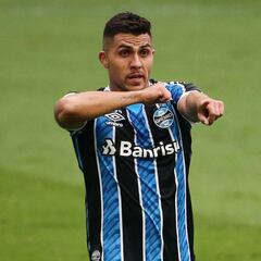 Pinares anota y brilla en su primer partido como titular