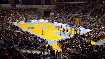 04/03/12 BALONCESTO PARTIDO BLUSENS MONBUS - REAL MADRID 
 PANORAMICA PABELLON MULTIUSOS FONTES DO SAR