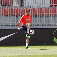 Godín ya se entrena con el Atlético, aunque en solitario