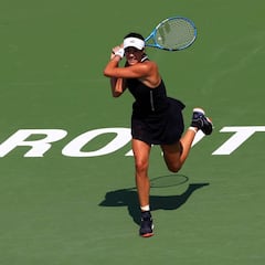 Muguruza gana y comienza a sumar en su asalto a la cima