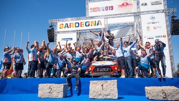 Dani Sordo, celebrando la victoria en el Rally de Cerdeña en 2019.