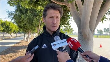 Barros Schelotto habla sobre las cualidades de Chicharito