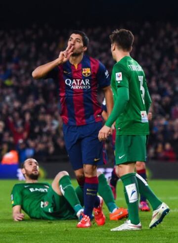 Luis Suárez gol de chilena 5-0