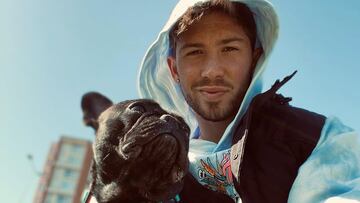 “Soy de rutinas, mi perro es fundamental en el día a día... No me gusta salir mucho, mi familia conoce más Argentina que yo”