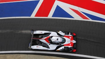 El Toyota de Alonso en los Libres de Silverstone.