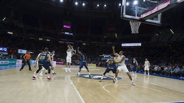 03/11/19  PARTIDO BALONCESTO SASKI BASKONIA - REAL MADRID  DECK
 PUBLICADA 04/11/19 NA MA41 5COL