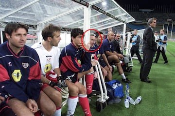 Isi, durante la temporada 01-02. El utillero comparte banquillo con jugadores como Bolic o Lopetegui. Entonces, Goikoextea dirig¨ªa el Rayo.