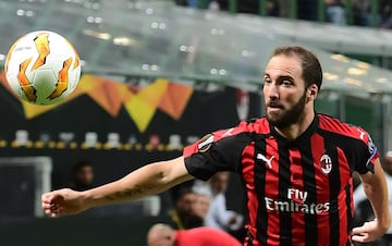 El delantero argentino no está en su mejor momento, el AC Milan se encuentra a 13 puntos del líder de la Serie A. Su ausencia de la selección argentina se debe a que Scaloni está convocando a delanteros más jóvenes.
