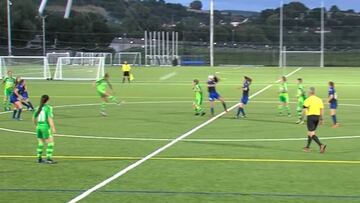 Soñaron alguna vez con marcar así: ¡volea desde su campo en el saque de la portera!