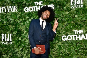 Jeremy O. Harris posa en la alfombra roja de los de los Gotham Awards 2024 celebrados en el Cipriani Wall Street de Nueva York.