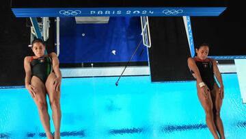 An overview shows Mexico's Gabriela Agundez Garcia and Alejandra Orozco Loza competing in the women's synchronised 10m platform diving final at the Paris 2024 Olympic Games at the Aquatics Centre in Saint-Denis, north of Paris, on July 31, 2024. (Photo by Stefan WERMUTH / POOL / AFP)