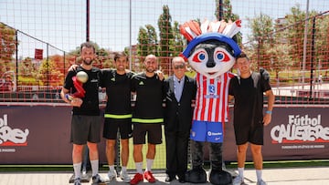 Los ganadores de la I edición del torneo Fútbol Callejero de la Fundación del Atlético.