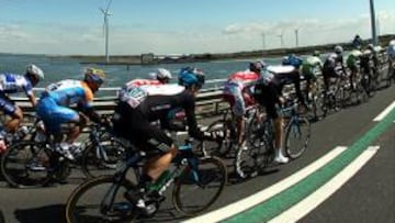 El pelotón ya está en Italia y el Cofidis abre la crono por equipos