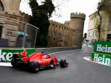 Ferrari&#039;s German driver Sebastian Vettel steers his car during the qualifying session for the Formula One Azerbaijan Grand Prix at the Baku City Circuit in Baku on April 28, 2018. / AFP PHOTO / ANDREJ ISAKOVIC