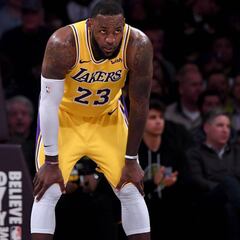 LeBron James se vuelve hacia sus compañeros en los Lakers: "Aquí se han acostumbrado a perder..."