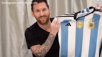 La reacción de Messi al ver la nueva camiseta de Argentina 