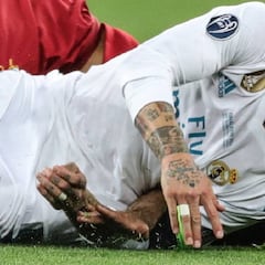 Petición para que castiguen a Ramos por lesionar a Salah