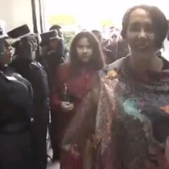 Video: Araceli Brown llega a su segundo informe con la ‘Marcha Imperial’ de Star Wars