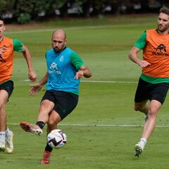 Unai Medina enseña el camino en Segunda