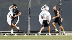 Marcos Llorente, objetivo del Atl&eacute;tico, en un entrenamiento del Real Madrid junto a Vallejo.