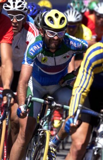 Marco Pantani con el equipo nacional italiano en la prueba de ciclismo en ruta de los Juegos Ol¨ªmpicos de Sydney 2000.