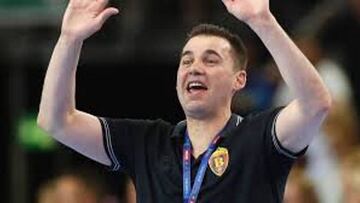 Ra¨²l Gonz¨¢lez deja su puesto de seleccionador macedonio