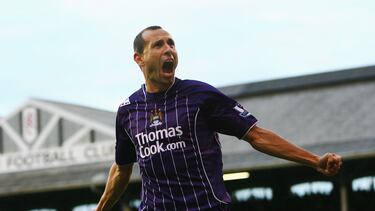 Martin Petrov celebra un gol con el City.