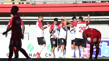 Futbol, Nublense vs Curico Unido.
Fase de grupos, Copa Chile 2025.
El equipo de Curico Unido, celebra el gol durante el partido del grupo H de la Copa Chile realizado en el estadio Nelson Oyarzun de Chillan, Chile.
26/01/2025
Mauricio Ulloa/Photosport
Football, Nublense vs Curico Unido.
Group stage, Copa Chile 2025.
The Curico Unido team celebrating the goal during a group H match of the Copa Chile held at the Nelson Oyarzun stadium in Chillan, Chile.
01/26/2025
Mauricio Ulloa/Photosport