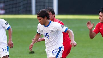 El delantero salvadore&ntilde;o Enrico Due&ntilde;as tom&oacute; la decisi&oacute;n de no asistir a la Copa Oro 2021 para quedarse a realizar la pretemporada con el Vitesse de Holanda.