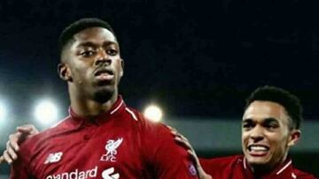 El montaje de Ousmane Demb&eacute;l&eacute; con la camiseta del Liverpool.