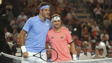 Juan Martín del Potro y David Ferrer posan antes de su partido de exhibición de este martes en Buenos Aires.