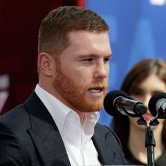 ‘Canelo’ Álvarez practica golf a días de enfrentar a Bivol