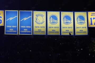 La bandera de campeones de la temporada 2017/18.