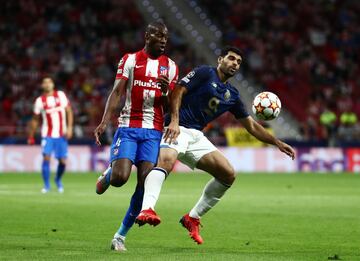 Mehdi Taremi y Kondogbia.