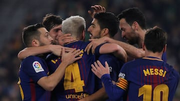 Soccer Football - La Liga Santander - Real Betis vs FC Barcelona - Estadio Benito Villamarin, Seville, Spain - January 21, 2018   Barcelona&rsquo;s Luis Suarez and Lionel Messi celebrate a goal with team mates     REUTERS/Jon Nazca