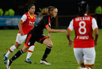 Partidazo en El Campín entre Santa Fe y América de Cali, por las semifinales del fútbol femenino.