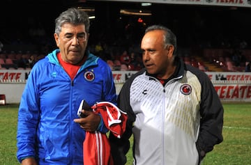 Foto previo al Partido Veracruz vs Correcaminos, Partido Correspondiente a la Jornada 3 de la Copa MX Clausura 2015, en la Foto:  (i)-(d) Carlos Reinoso, Cristobal Ortega

03/02/2015/MEXSPORT/ Luis Monroy

Estadio Luis Pirata Fuentes