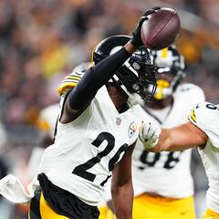 Steelers vencen a Raiders con gran actuación defensiva