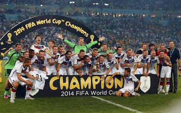 13 de Julio 2014. Alemania venció a Argentina 1-0 con un gol de Mario Goetze en el minuto 113 de partido. Los germanos alzaron su cuarta copa del mundo y se convirtieron en el primer equipo europeo en lograr ganar un mundial en el continente americano.