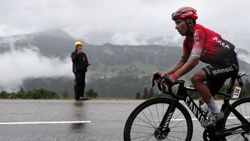 El ciclsita colombiano logr&oacute; el liderato de la clasificaci&oacute;n de la monta&ntilde;a del Tour de Francia 2021 tras la etapa 9.