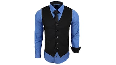 El set de chaleco, camisa y corbata para hombre que se ha convertido en un ‘look’ obligado en estas fiestas navideñas