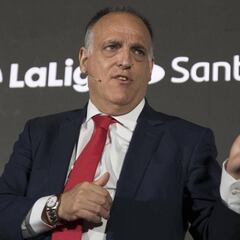 "Los clubes-estado son un peligro que no se había visto antes"