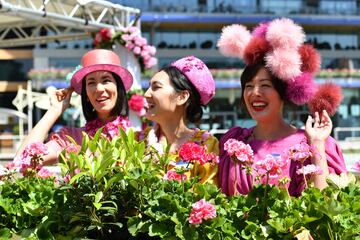 Esta semana se celebra en Ascot, al sur de Inglaterra, la tradicional y pintoresca carrera de caballos con la presencia de la realeza británica.