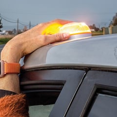 La DGT avisa del dispositivo que pronto será obligatorio llevar en el coche