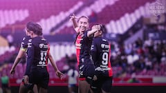 Atlas gana y sigue en la pelea