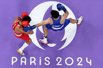 José Quiles y Makhmud Sabyrkhan durante su combate en los Juegos Olímpicos de París.