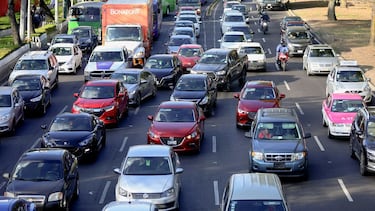 ¿Cuánto es la multa por circular sin placas o vencidas en el Edomex y dónde puedo pagarla?