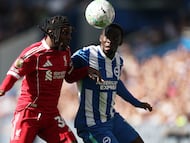 Soccer Football - Premier League - Brighton & Hove Albion v Liverpool - The American Express Community Stadium, Brighton, Britain - March 21, 2026 Brighton & Hove Albion's Yankuba Minteh in action with Liverpool's Jeremie Frimpong Action Images via Reuters/Paul Childs EDITORIAL USE ONLY. NO USE WITH UNAUTHORIZED AUDIO, VIDEO, DATA, FIXTURE LISTS, CLUB/LEAGUE LOGOS OR 'LIVE' SERVICES. ONLINE IN-MATCH USE LIMITED TO 120 IMAGES, NO VIDEO EMULATION. NO USE IN BETTING, GAMES OR SINGLE CLUB/LEAGUE/PLAYER PUBLICATIONS. PLEASE CONTACT YOUR ACCOUNT REPRESENTATIVE FOR FURTHER DETAILS..